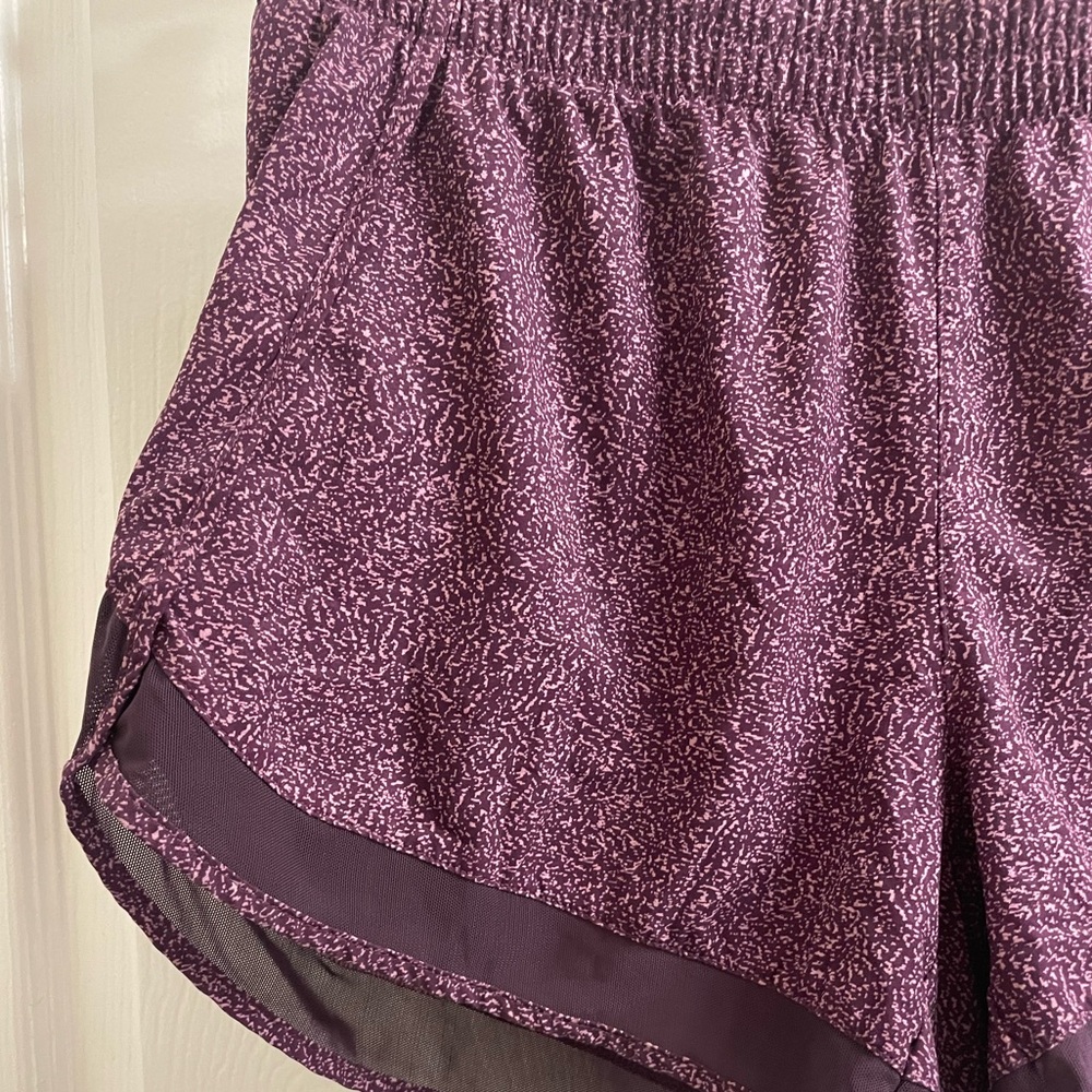 💜ATHLETA Women's Dark Purple Athletic Shorts, Medium EUC - Picture 6 of 14
